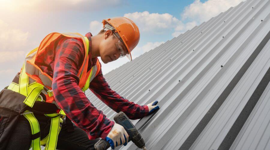 Professional residential roofers in Hanston, KS